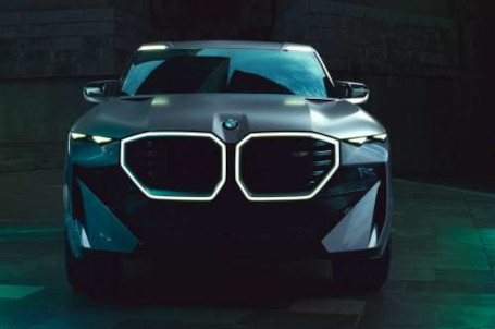 Nezaměnitelné BMW, ale přitom od základu nové: přední část.