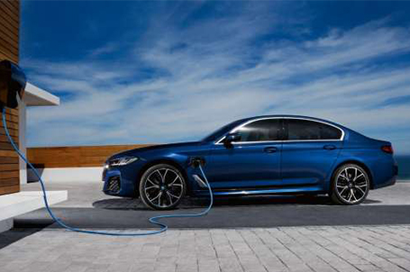 Plug-in hybridní technika BMW řady 5 Sedan.