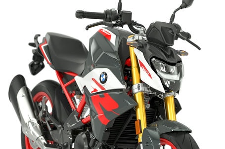 BMW G 310 R - LED světlomet a LED blinkry ve standardní výbavě BMW G 310 R - LED světlomet a LED blinkry ve standardní výbavě