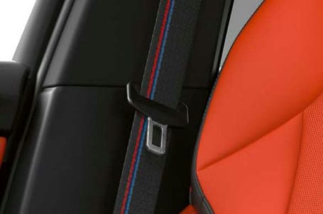 BMW M135i xDrive - M bezpečnostní pásy. BMW M135i xDrive - M bezpečnostní pásy.