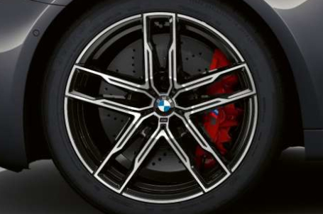 BMW M5 - M brzdy s dvoudílnými kotouči. 