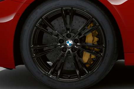 BMW M5 Competition - M karbon-keramické brzdy. 