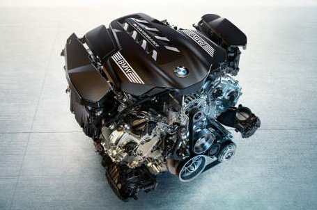 BMW M550i xDrive - Zážehový 8válec M TwinPower Turbo. 