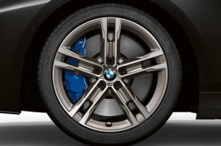 BMW M135i xDrive - M sportovní brzdy. BMW M135i xDrive - M sportovní brzdy.
