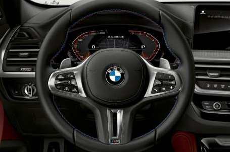 BMW X4 - Variabilní sportovní řízení. BMW X4 - Variabilní sportovní řízení.