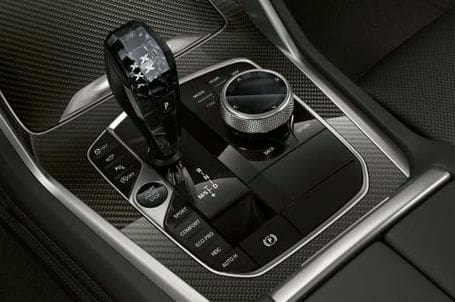 BMW X6 - Skleněné aplikace CraftedClarity pro prvky v interiéru. 