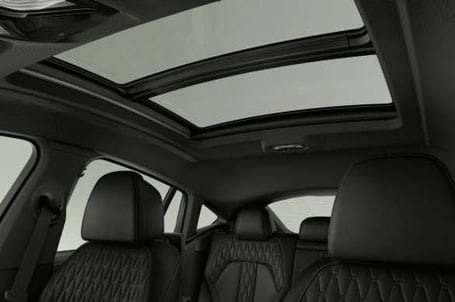 BMW X6 - Panoramatická skleněná střecha Sky Lounge. 