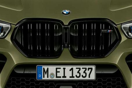 BMW X6 M Competition - M specifická maska ve tvaru ledvinek. BMW X6 M Competition - M specifická maska ve tvaru ledvinek.