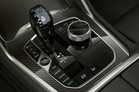 BMW X6 M - Volič převodovky s logem M. BMW X6 M - Volič převodovky s logem M.