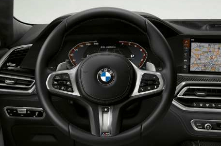 BMW X6 M - M kožený volant.
