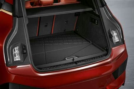 BMW iX M60 - Přesně pasující BMW Ochranná rohož zavazadlového prostoru. BMW iX M60 - Přesně pasující BMW Ochranná rohož zavazadlového prostoru.