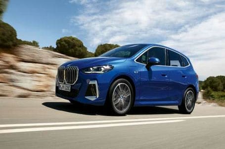 BMW řady 2 Active Tourer - Dojezd čistě na elektřinu až 80 km*. BMW řady 2 Active Tourer - Dojezd čistě na elektřinu až 80 km*.