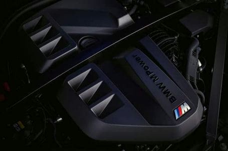 BMW M4 Cabrio - Vysokovýkonný zážehový řadový 6válec BMW M TwinPower Turbo. 