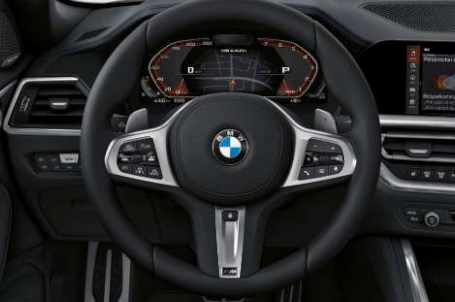 BMW M4 Cabrio - Variabilní sportovní řízení. 