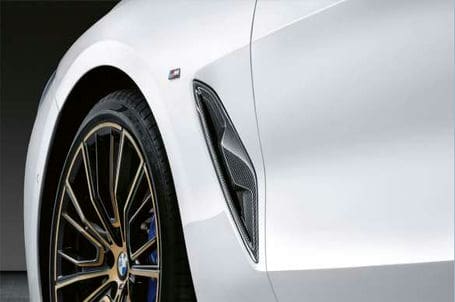 BMW řady 8 Cabrio M Performance Parts - M Performance boční průduch z karbonu. BMW řady 8 Cabrio M Performance Parts - M Performance boční průduch z karbonu.
