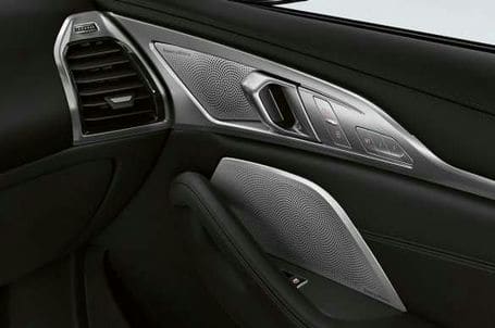 BMW řady 8 Coupé - Audiosystém Bowers & Wilkins Diamond s prostorovým zvukem.