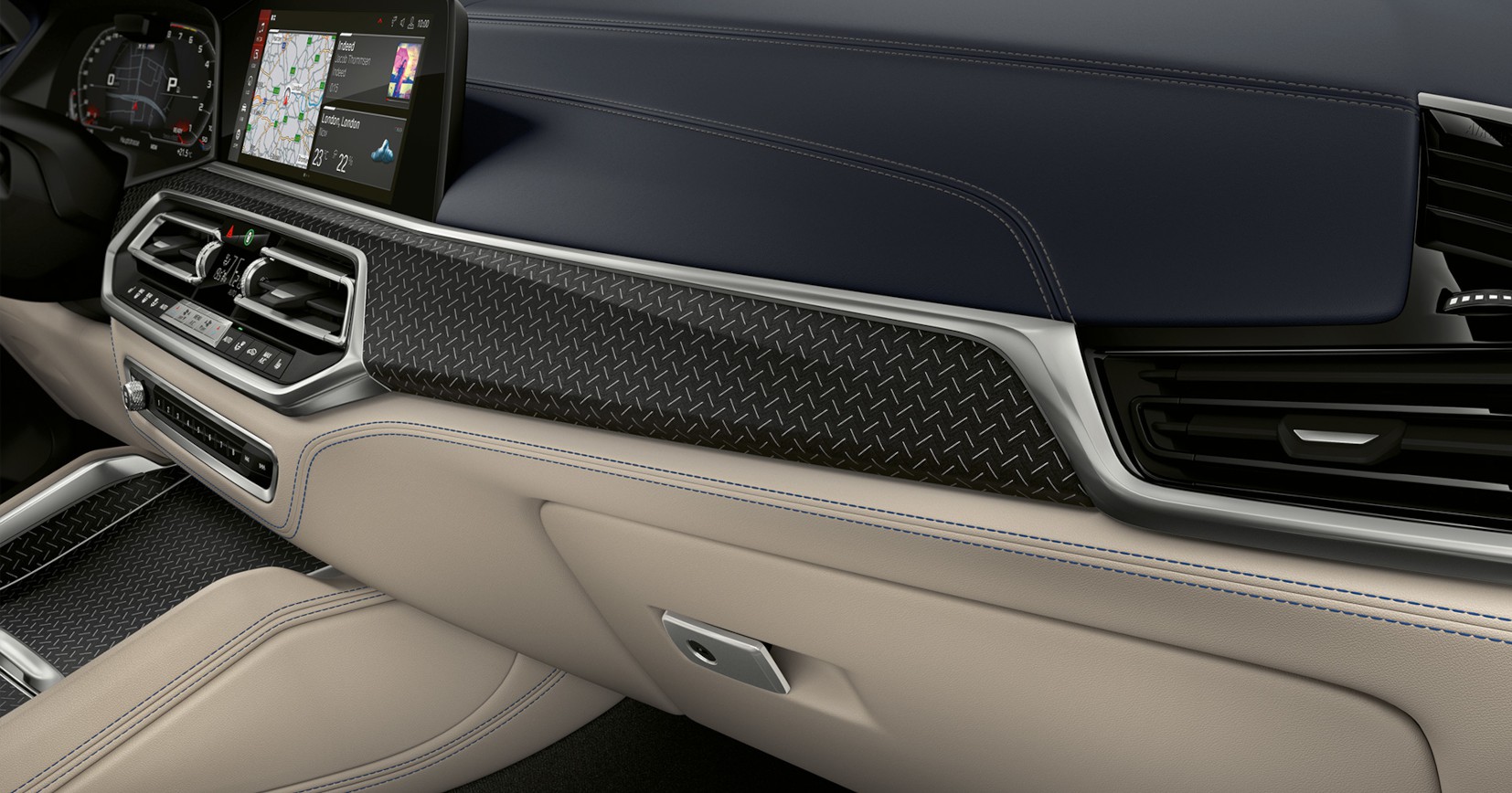 BMW Individual černé dřevěné obložení interiéru Fineline Black s hliníkovými akcenty BMW Individual černé dřevěné obložení interiéru Fineline Black s hliníkovými akcenty