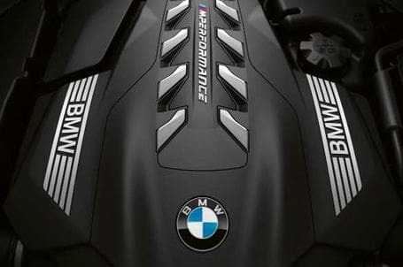 BMW M850i xDrive Cabrio - Zážehový 8válec M TwinPower Turbo o výkonu 530 k. BMW M850i xDrive Cabrio - Zážehový 8válec M TwinPower Turbo o výkonu 530 k.