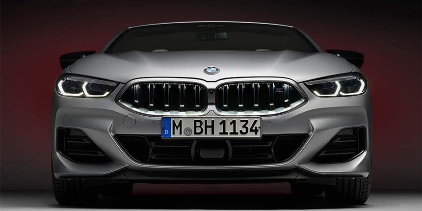 BMW maska ve tvaru ledvinek Iconic Glow.