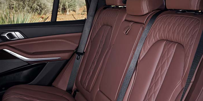 BMW X5 INTERIÉR ZADNÍ ČÁSTI VOZU BMW X5 INTERIÉR ZADNÍ ČÁSTI VOZU