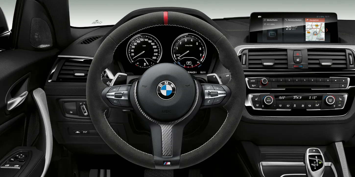 BMW M240i interiér