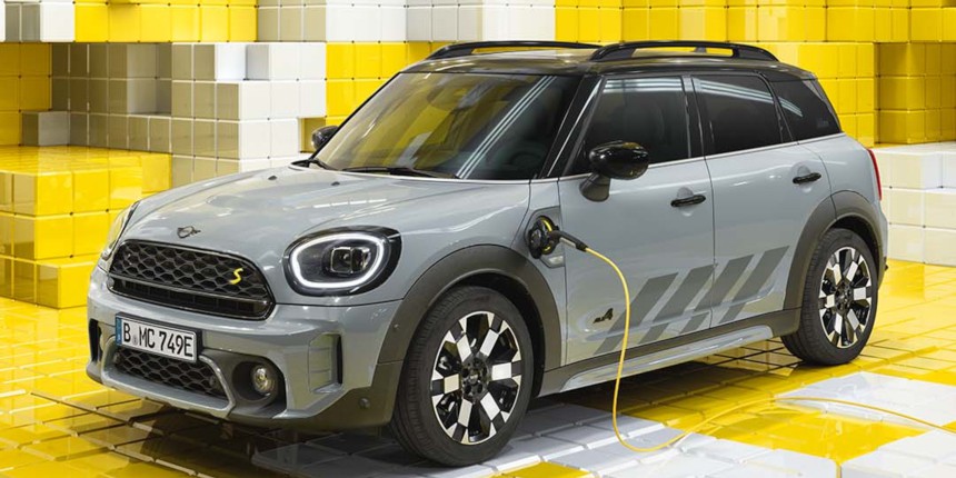 PLUG-IN HYBRIDNÍ MINI COUNTRYMAN UNTAMED EDITION.