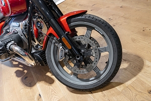 BMW R 18