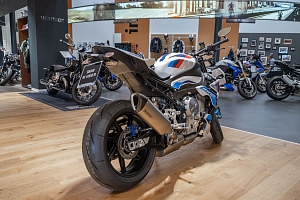 BMW M 1000 R