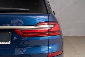 BMW X7 M50i