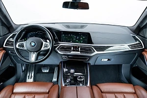 BMW X7 M50i