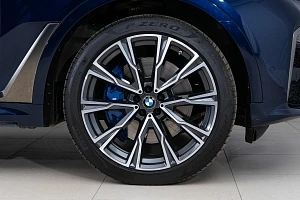 BMW X7 M50i