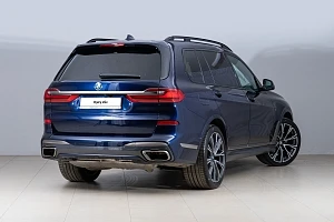 BMW X7 M50i