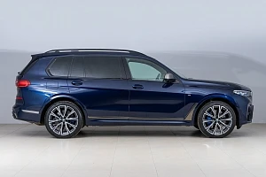 BMW X7 M50i