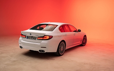 BMW ALPINA D5 S SEDAN A BMW ALPINA D5 S TOURING