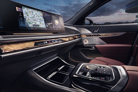 NOVÉ BMW ŘADY 7 SEDAN - DOJMY.