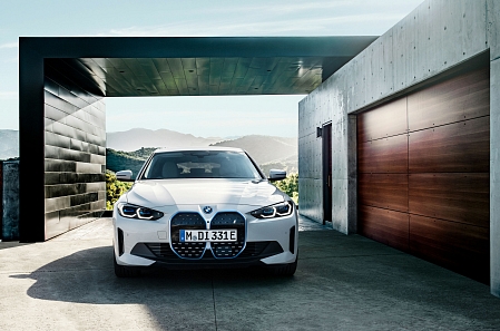 THE i4 | PRVNÍ ČISTĚ ELEKTRICKÉ GRAN COUPÉ