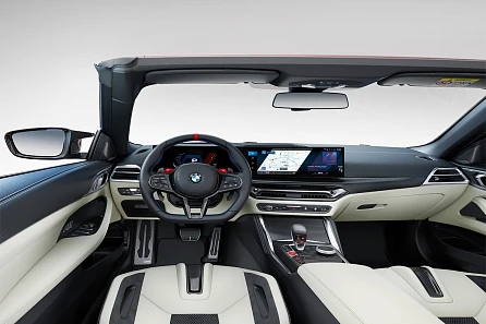 NOVÉ (2024) BMW M4 Cabrio (G83) interier