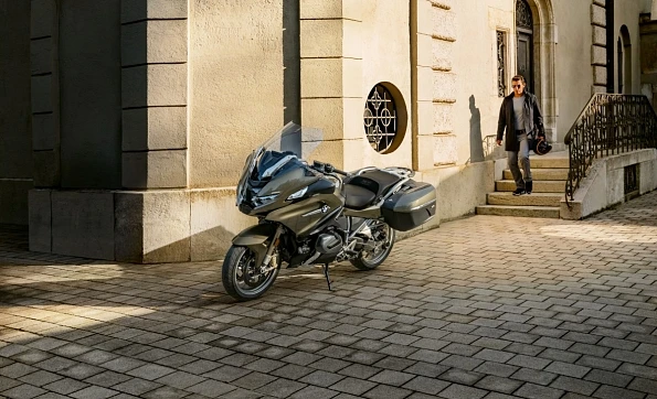 BMW R 1250 RT - Plný síly na cestě, v cíli uvolněný