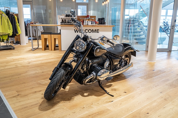 BMW R 18