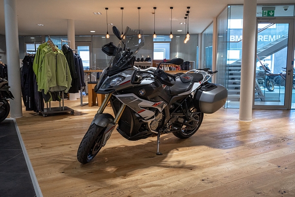 BMW S 1000 XR