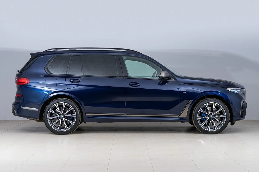 BMW X7 M50i